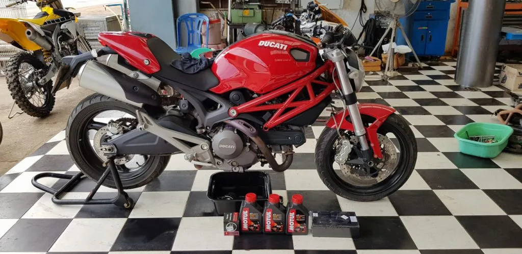 xe moto ducati 975