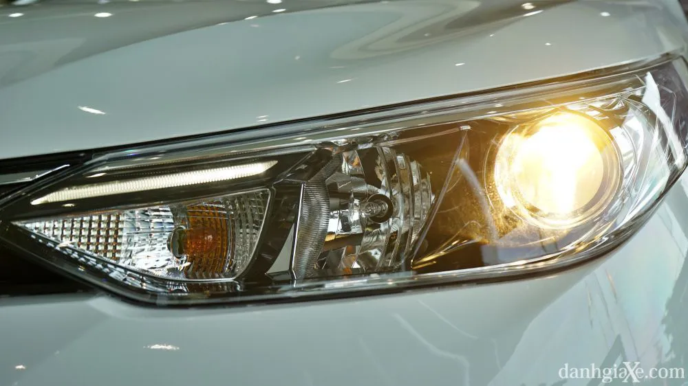 đánh giá xe Toyota Vios 2020